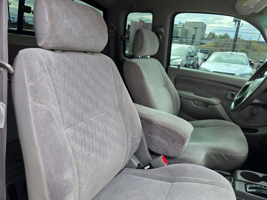 Used 2003 Toyota Tacoma 2WD Xtracab w/ SR5 Pkg image 11