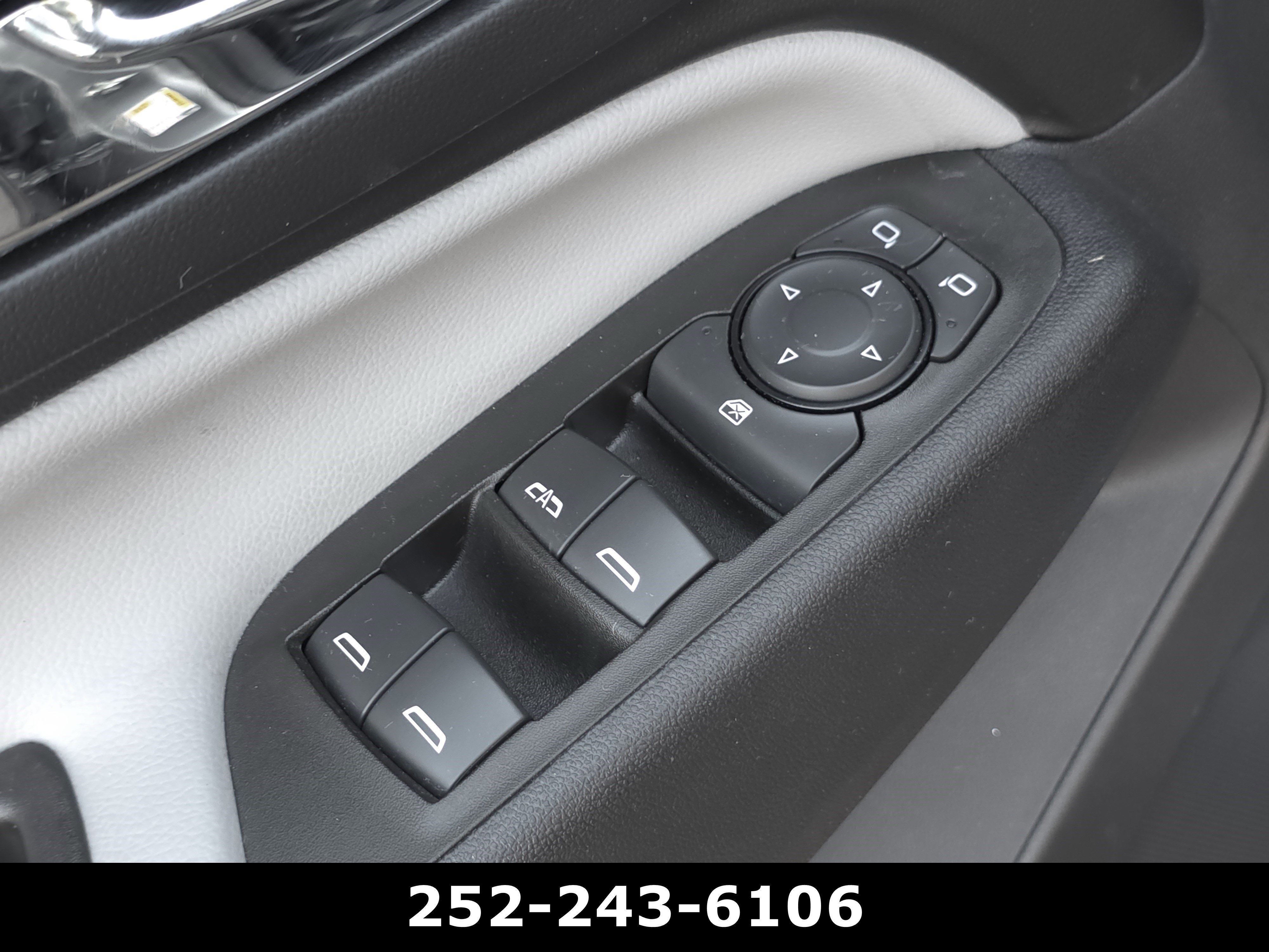 Used 2024 Chevrolet Equinox LS FWD image 19
