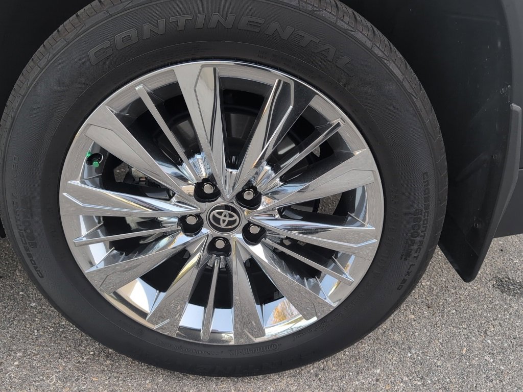 Used 2024 Toyota Grand Highlander Platinum image 17