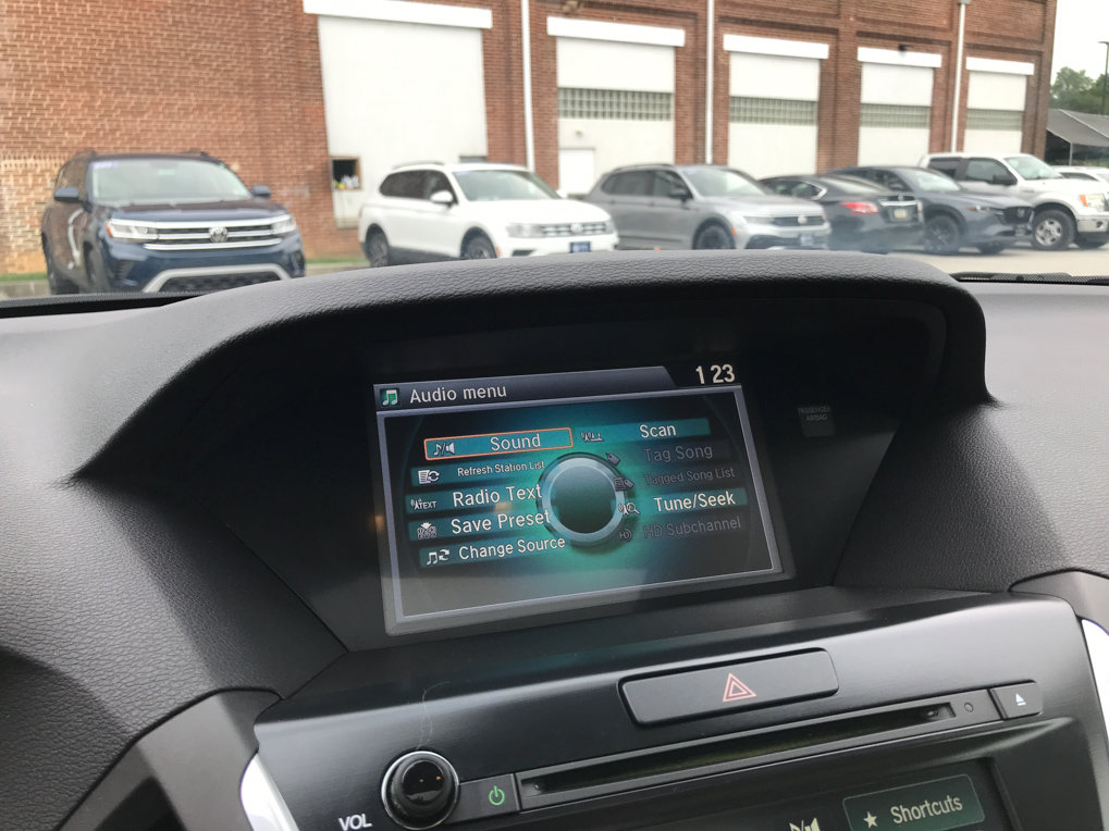 Used 2016 Acura MDX w/ Technology Package AWD/4WD image 19