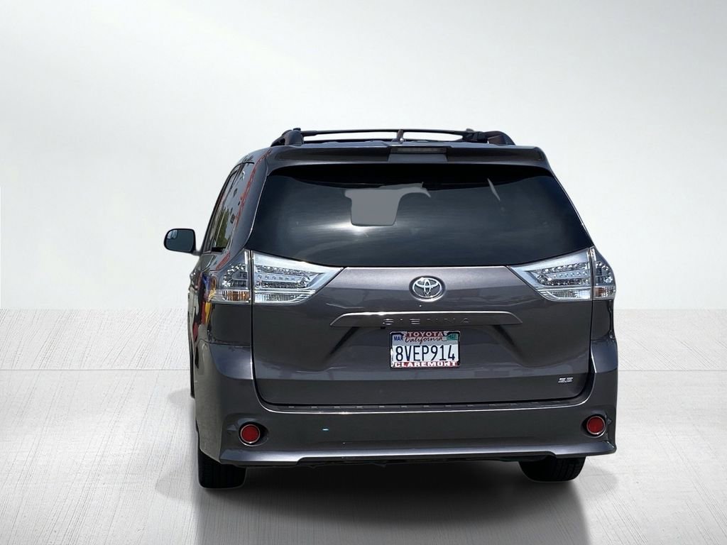 Certified 2019 Toyota Sienna SE FWD image 6