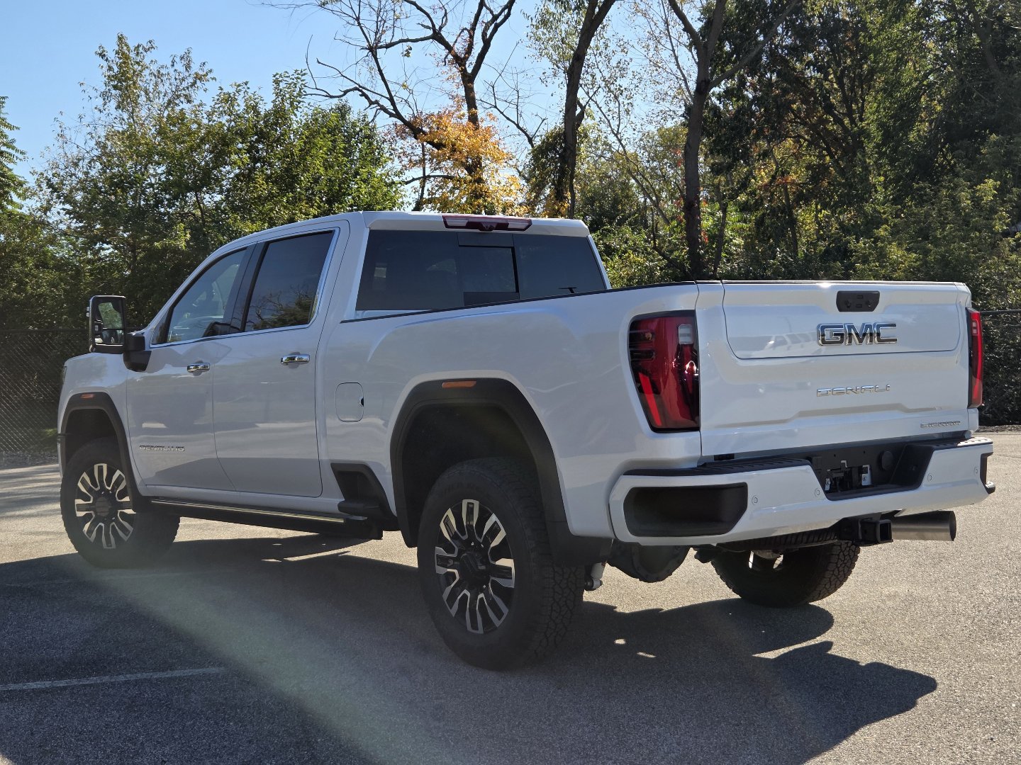 New 2026 GMC Sierra 2500 Denali Ultimate w/ Max Trailering Package AWD/4WD image 17