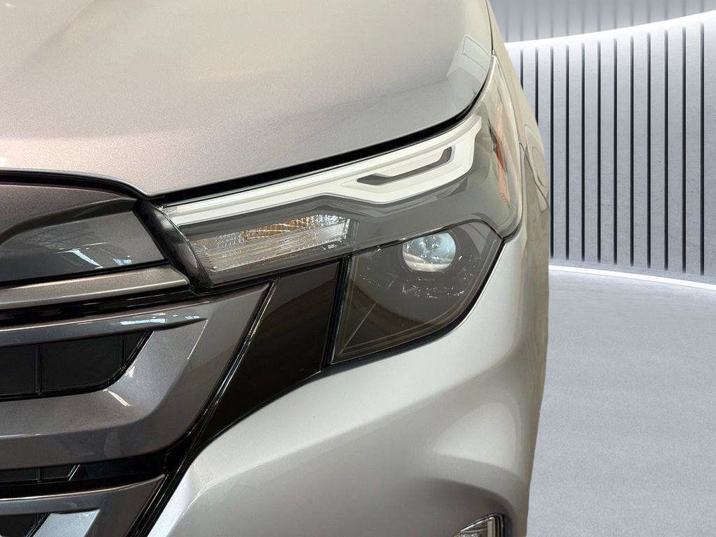 Certified 2025 Subaru Forester Premium AWD/4WD image 23