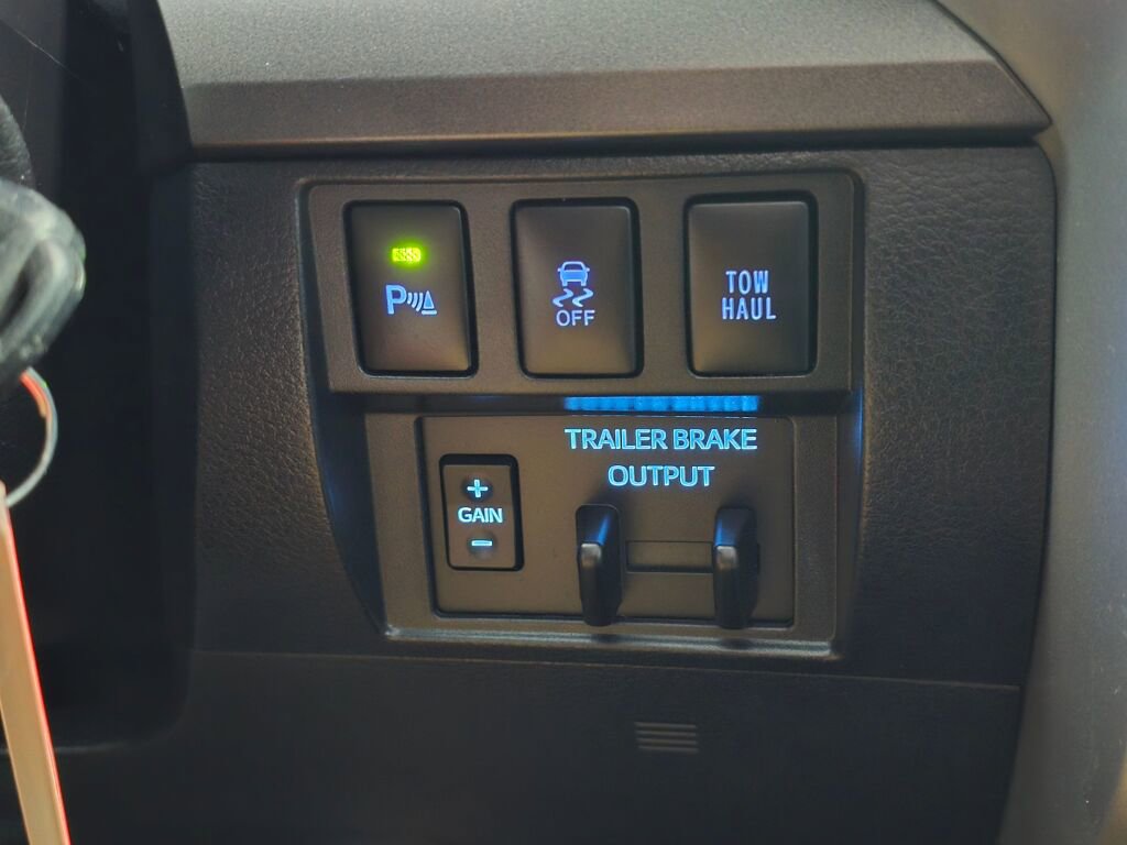 Used 2018 Toyota Tundra Limited image 25