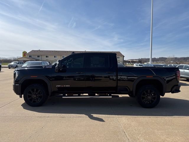 Used 2024 GMC Sierra 2500 AT4 w/ Technology Package image 9