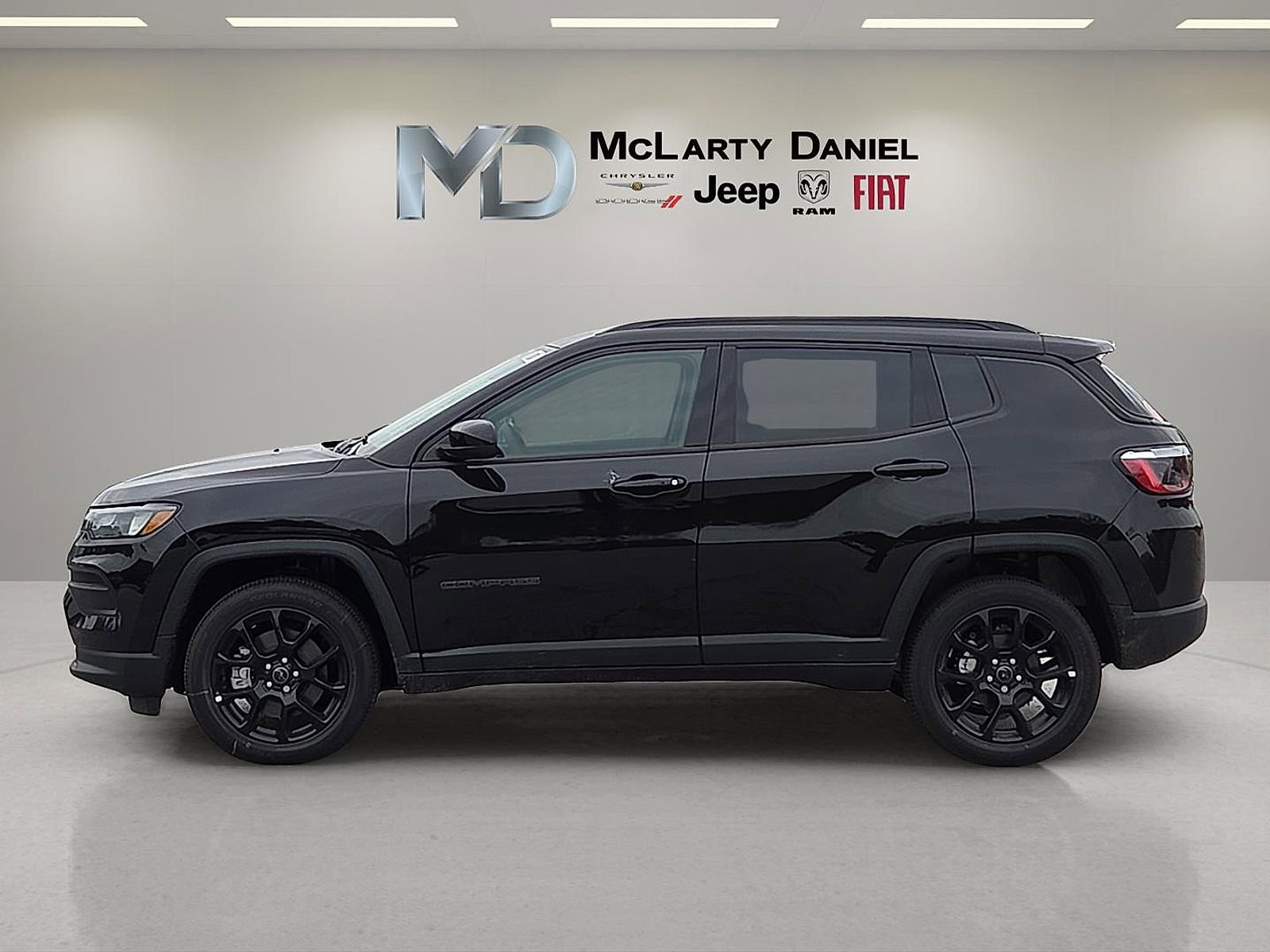 New 2026 Jeep Compass Latitude w/ Quick Order Package 29K image 3