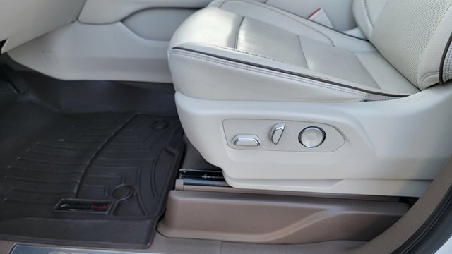 Used 2021 GMC Yukon XL Denali w/ Denali Premium Package image 22