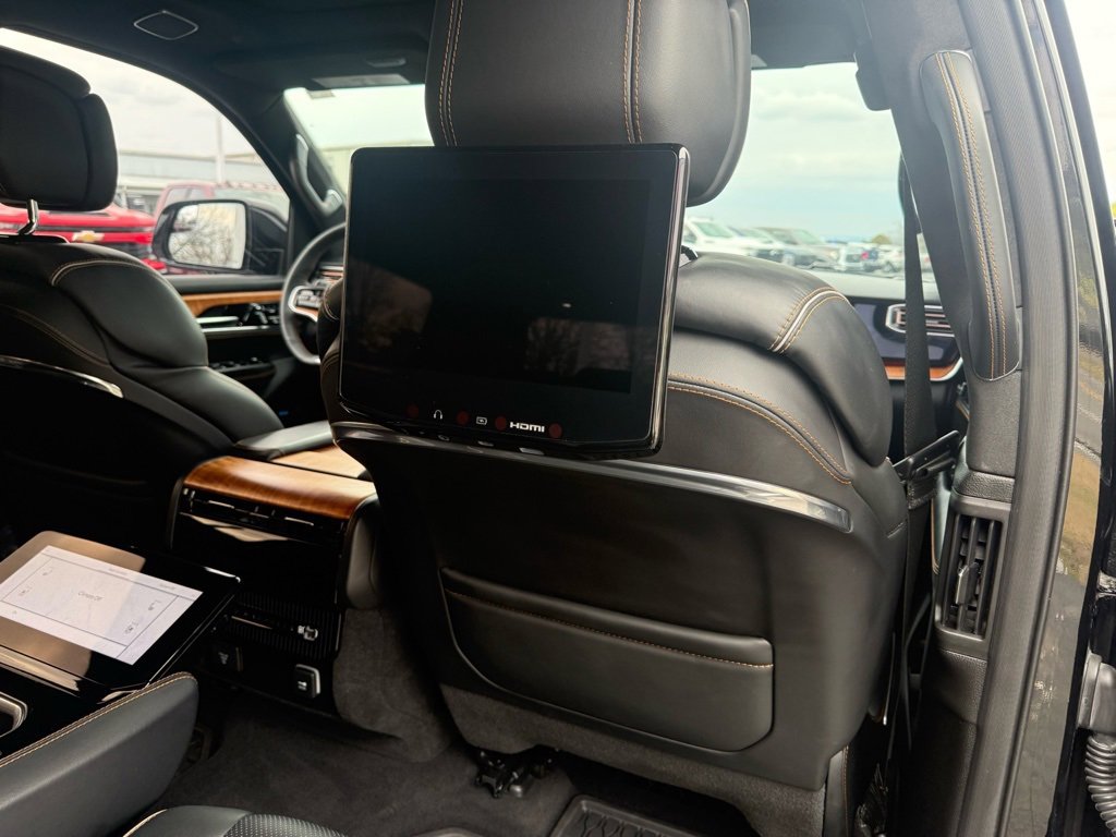 Used 2024 Jeep Grand Wagoneer Series III w/ Rear Seat Video Group 1 image 12