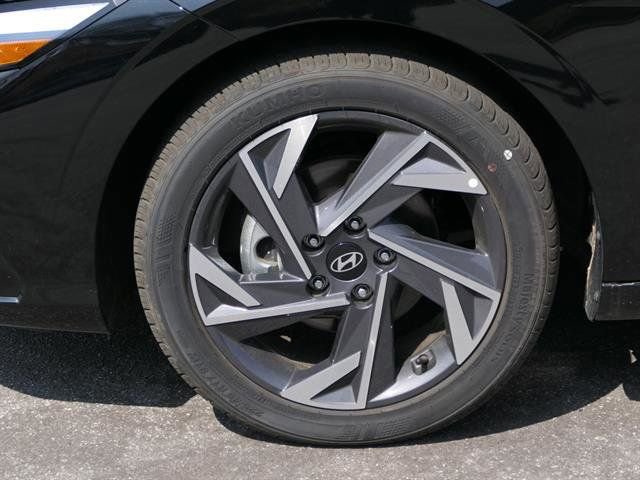 New 2025 Hyundai Elantra Limited image 10