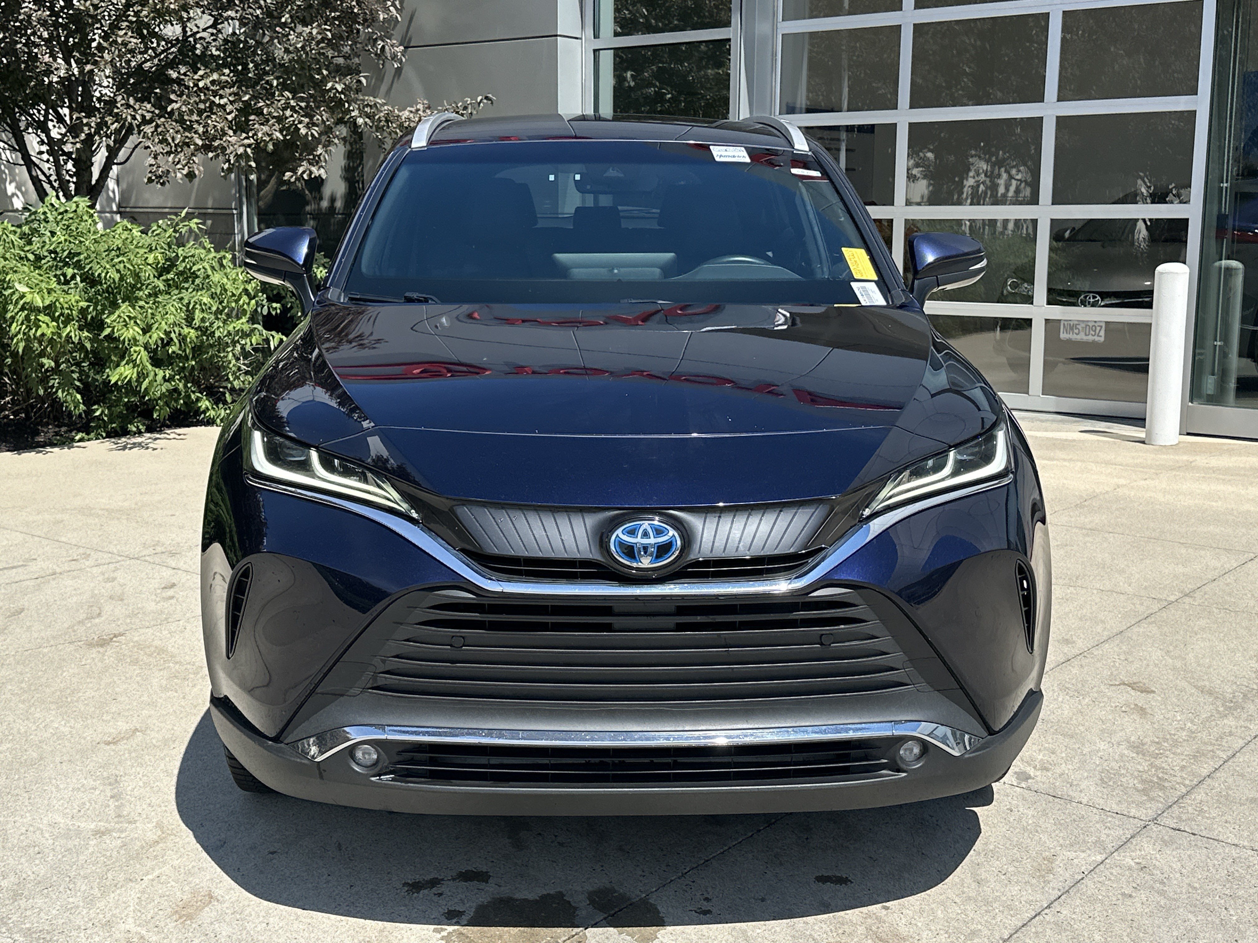 Used 2023 Toyota Venza XLE AWD/4WD image 5
