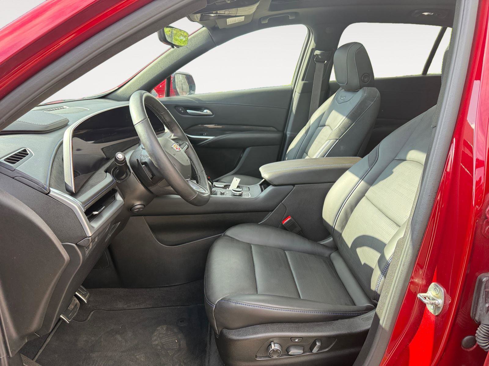 Used 2025 Cadillac XT4 Sport AWD/4WD image 10