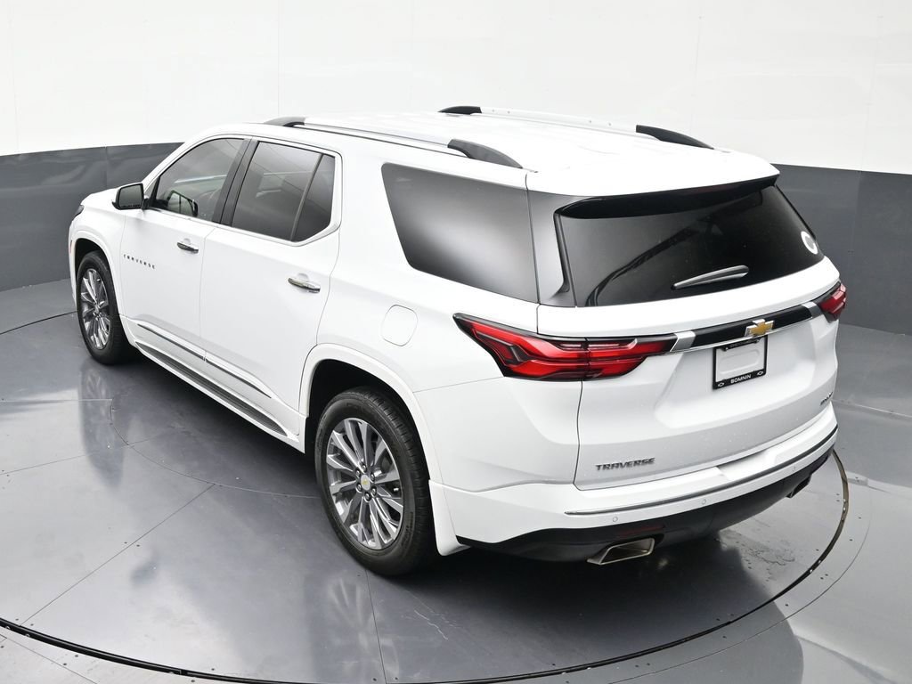 Used 2022 Chevrolet Traverse Premier FWD image 14