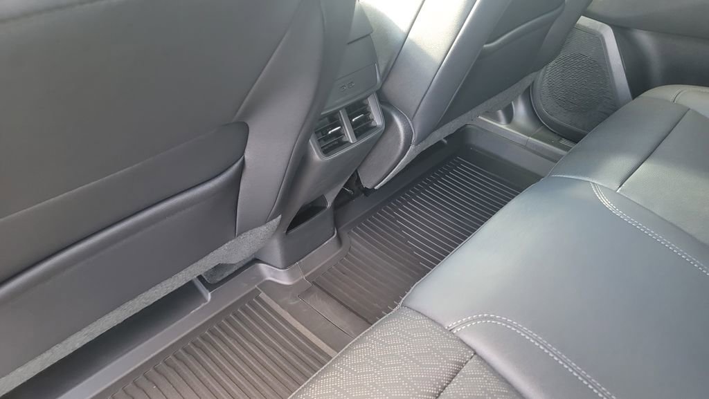 New 2026 Chevrolet Equinox LT w/ Convenience Package II image 24