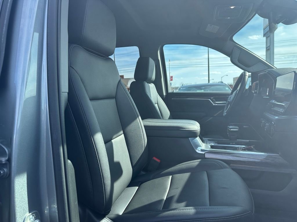 Used 2025 Chevrolet Silverado 1500 LTZ image 17