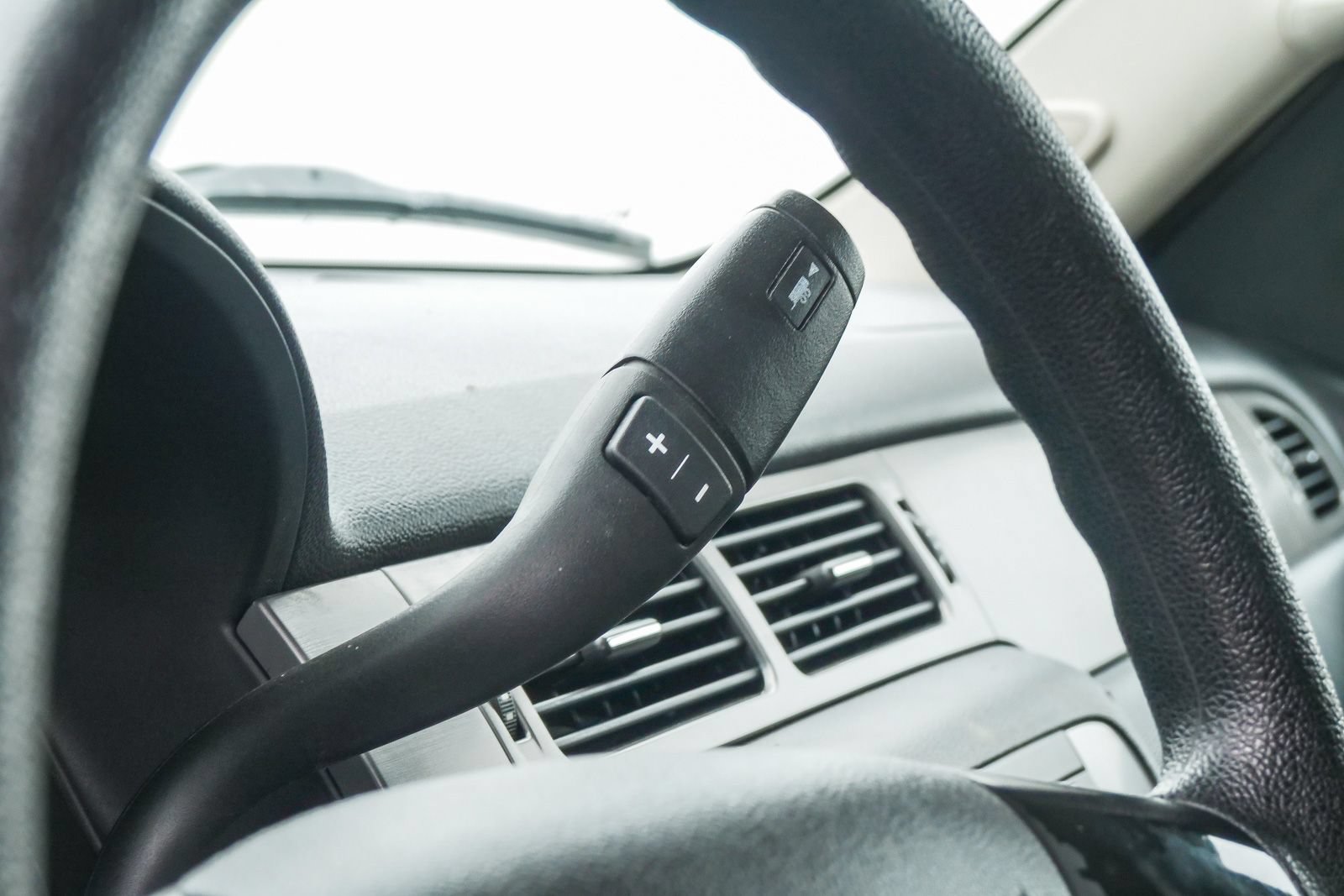 Used 2012 Chevrolet Tahoe 4WD image 18