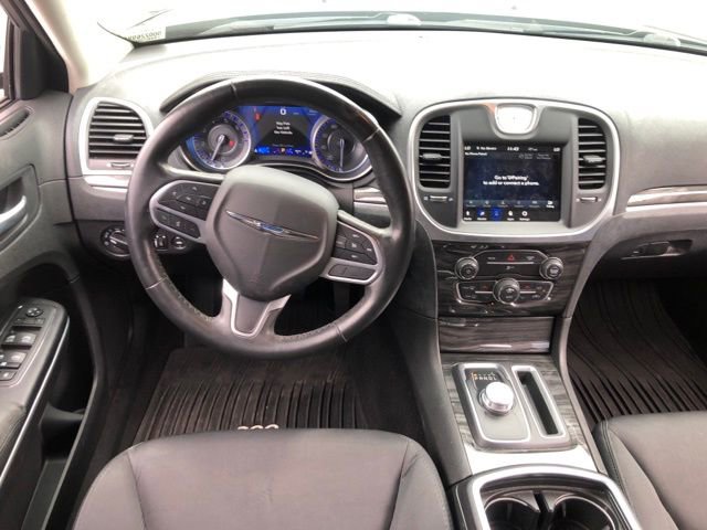 Used 2021 Chrysler 300 Touring w/ Sport Appearance Package RWD image 19