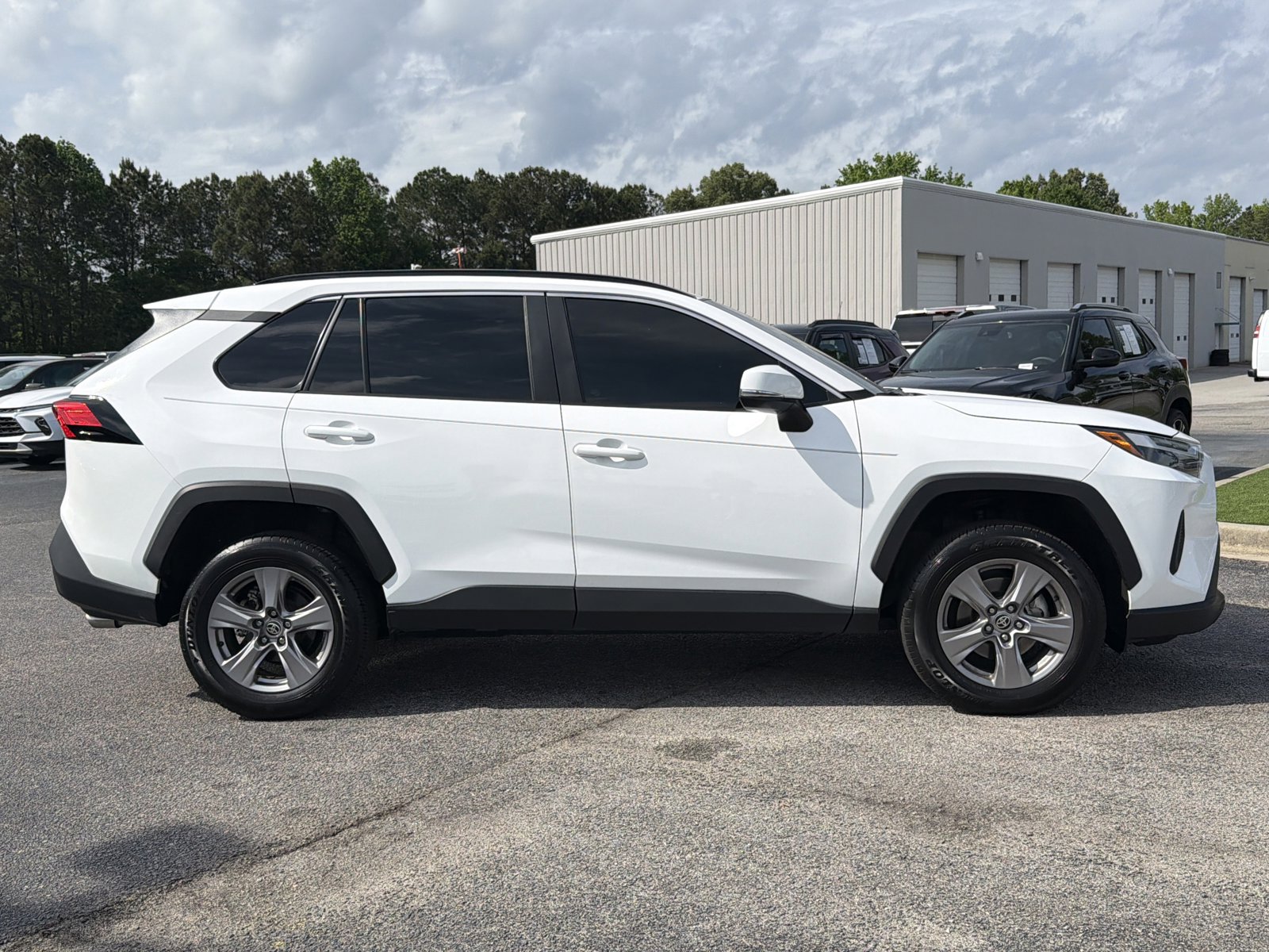 Used 2023 Toyota RAV4 XLE w/ Convenience Package FWD image 13