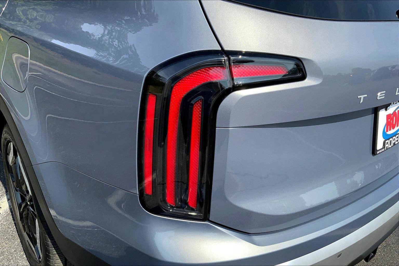 Used 2024 Kia Telluride EX w/ EX Captain's Chair Package image 30