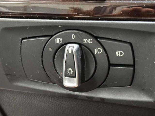 Used 2011 BMW 328i xDrive Sedan AWD/4WD image 16