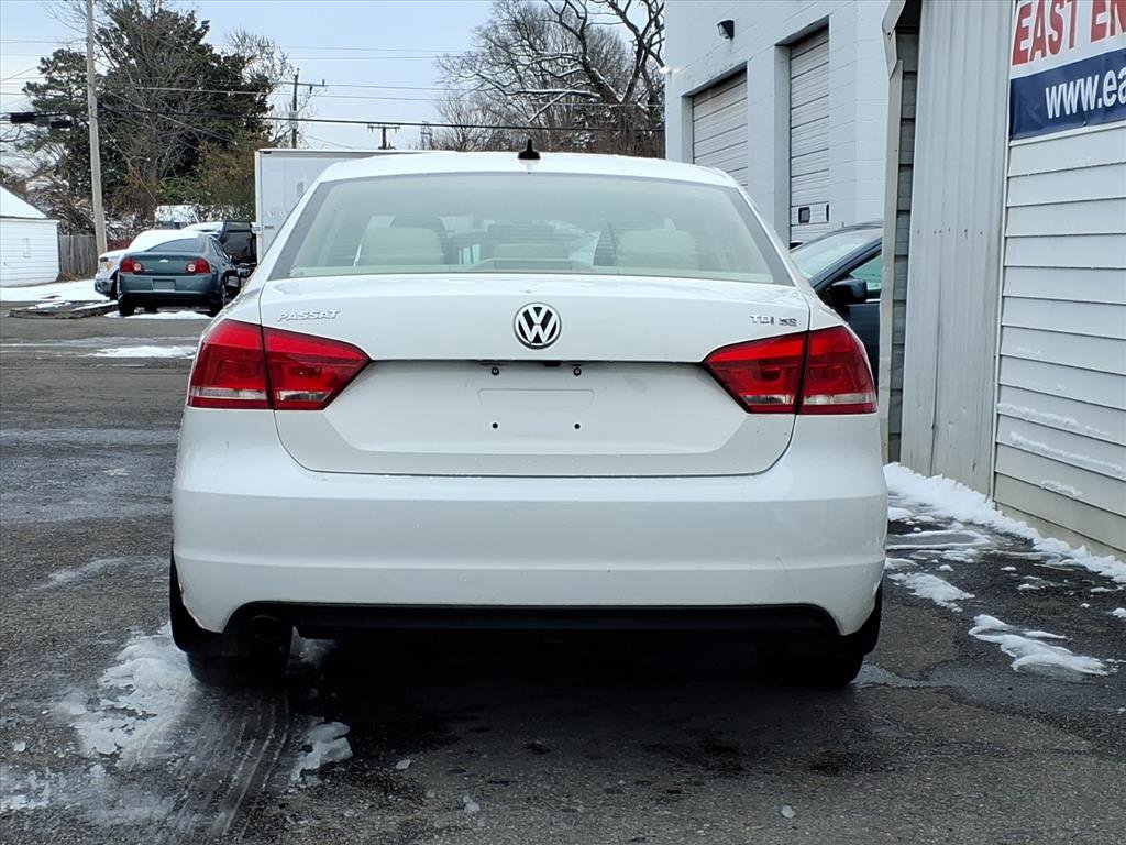 Used 2014 Volkswagen Passat TDI SE image 4