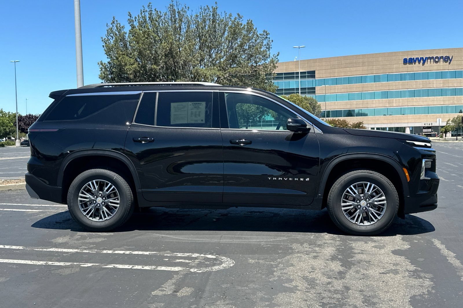 Used 2026 Chevrolet Traverse LT w/ LPO, Floor Liner Package FWD image 3