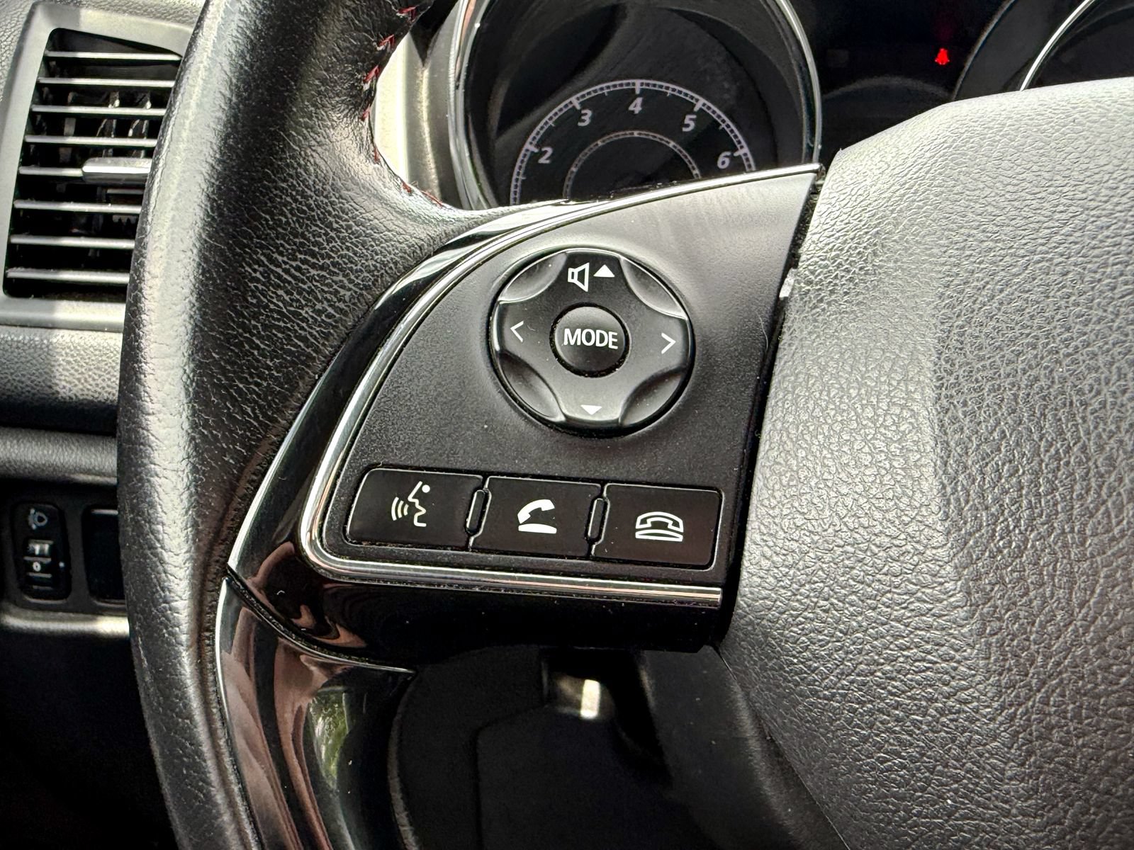 Used 2018 Mitsubishi Outlander Sport LE AWD/4WD image 42