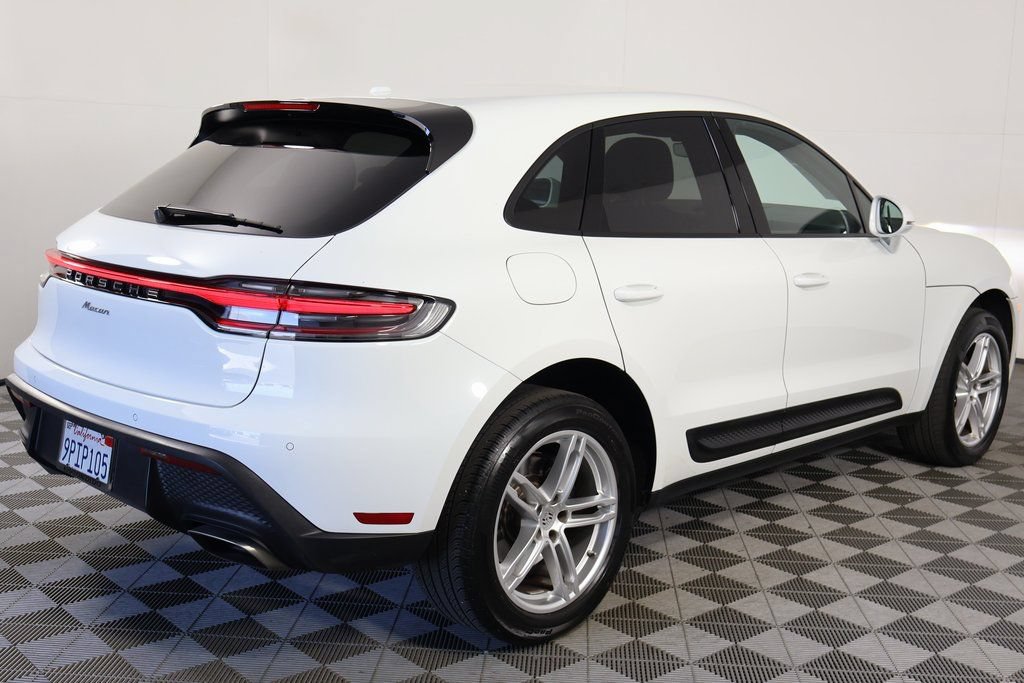 Used 2024 Porsche Macan AWD/4WD image 4