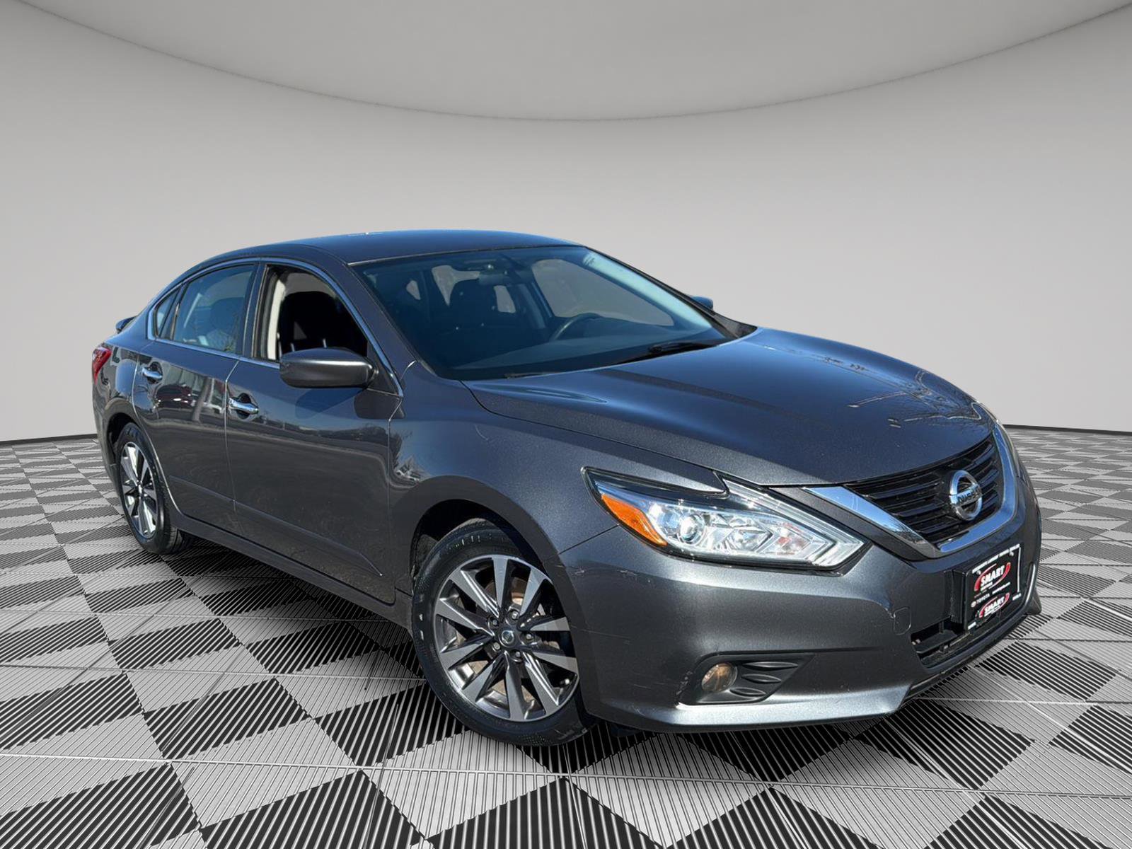 Used 2016 Nissan Altima 2.5 SV image 1