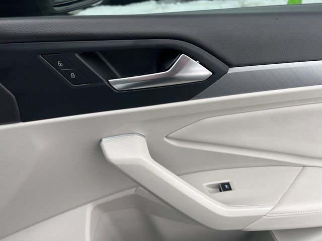 Used 2023 Volkswagen Jetta SE image 35