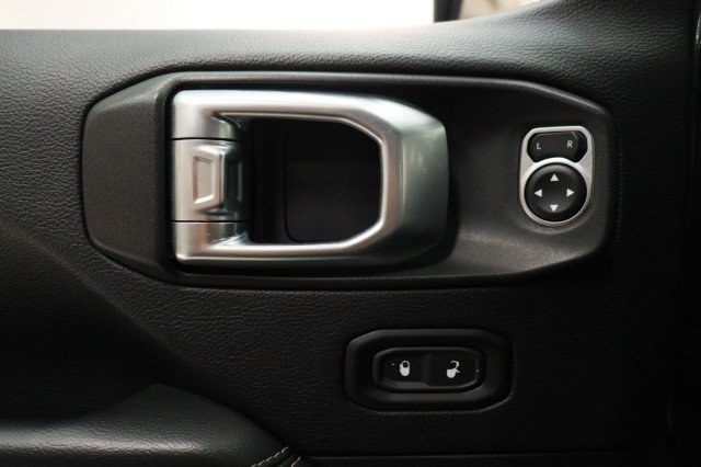Used 2019 Jeep Wrangler Unlimited Sahara AWD/4WD image 20