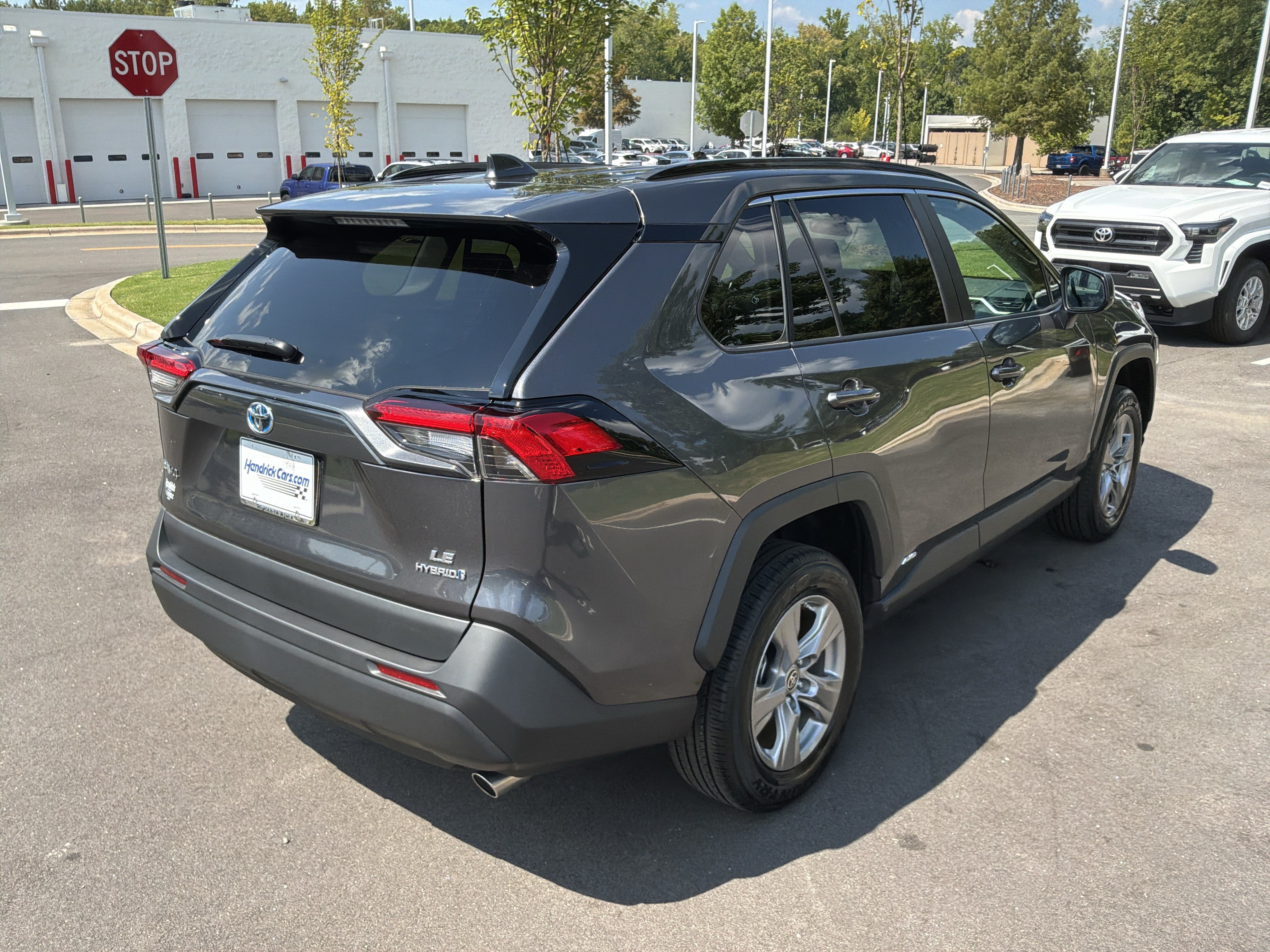Used 2024 Toyota RAV4 LE AWD/4WD image 10