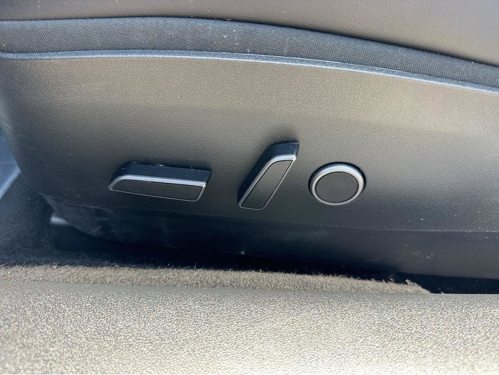 Used 2023 Tesla Model 3 Standard Range RWD image 29