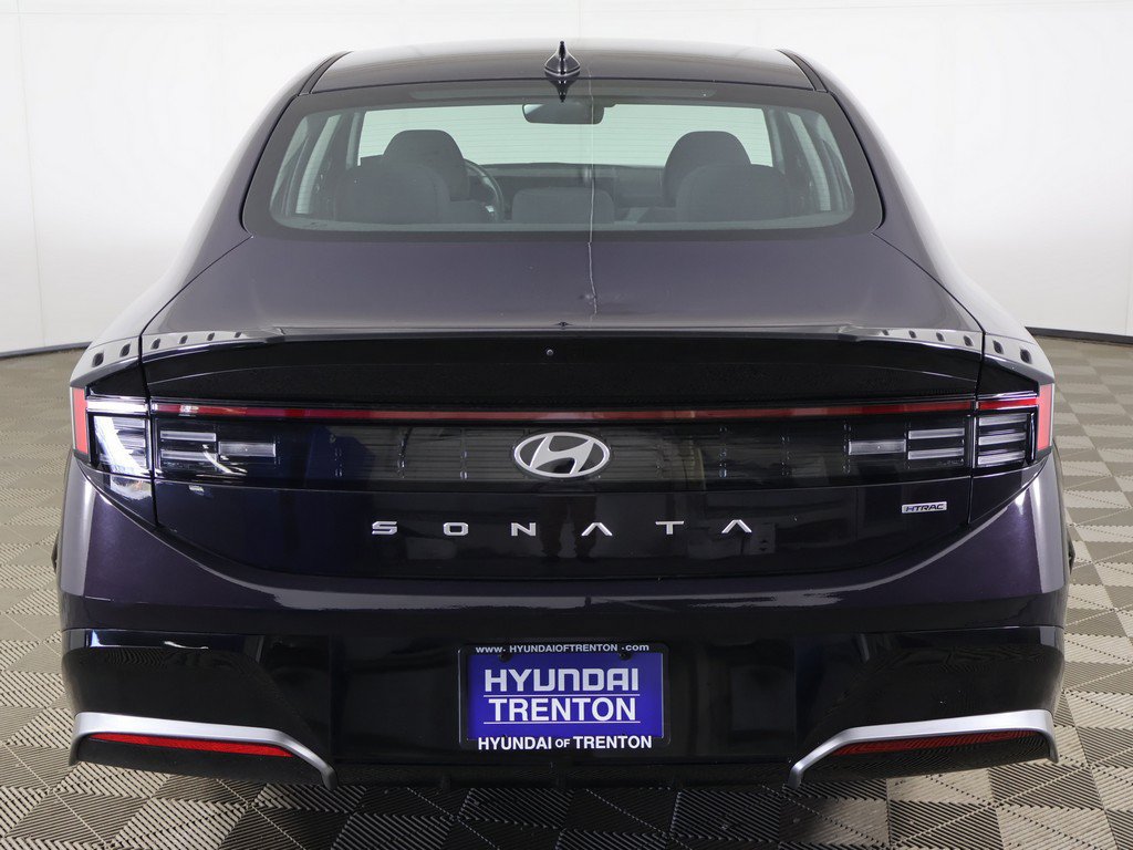 Certified 2026 Hyundai Sonata SEL AWD/4WD image 11