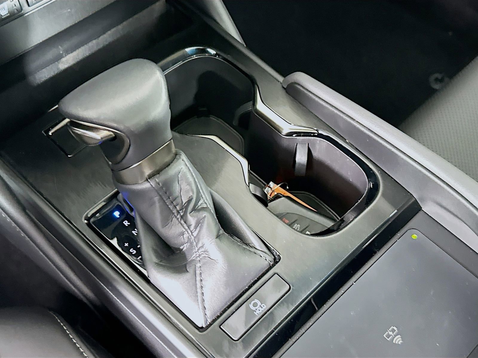 Used 2024 Lexus ES 250 w/ Premium Package image 18