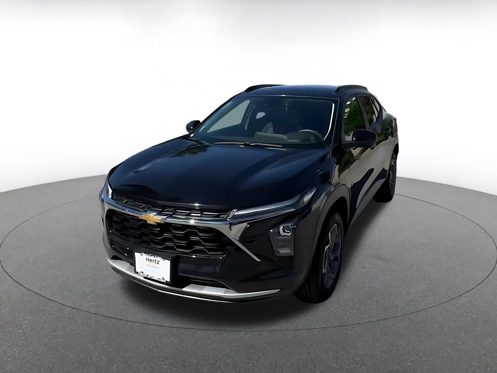 Used 2025 Chevrolet Trax LT FWD image 6