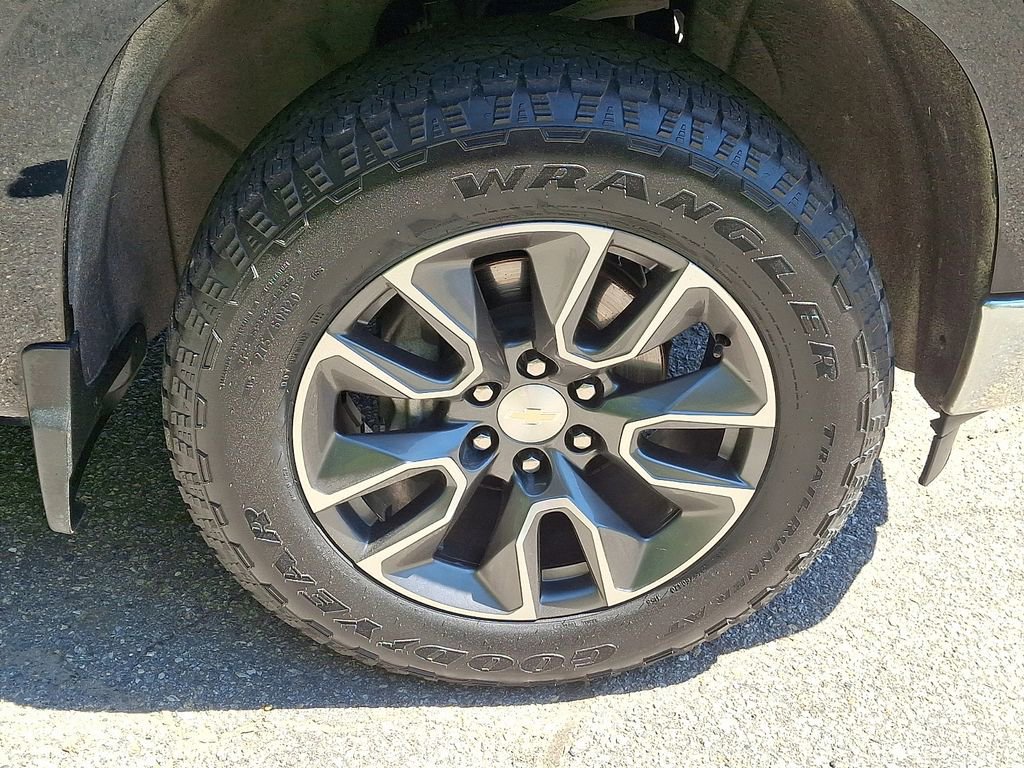 Used 2022 Chevrolet Silverado 1500 LT AWD/4WD image 9