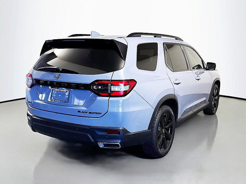 Used 2025 Honda Pilot Black Edition image 7