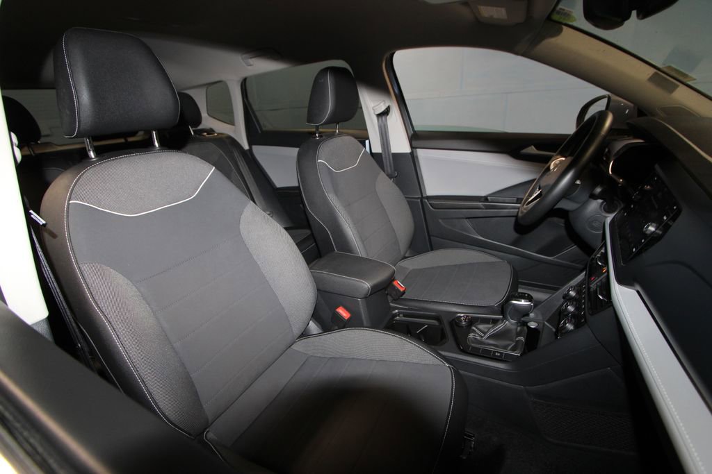 Used 2024 Volkswagen Taos SE image 20