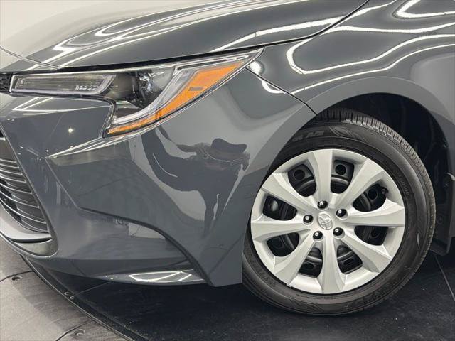Certified 2026 Toyota Corolla LE FWD image 5