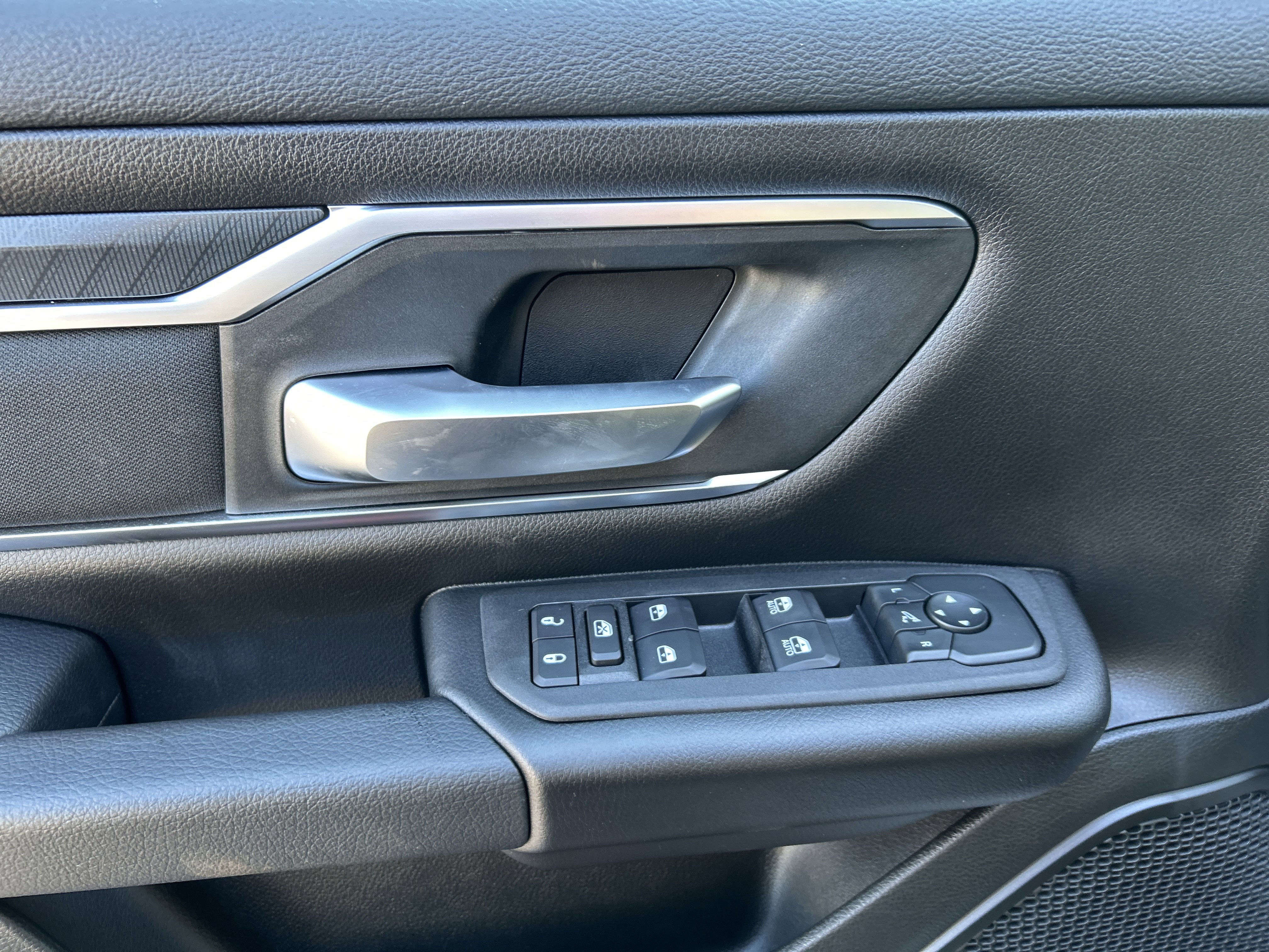 New 2026 RAM 1500 4x4 Crew Cab image 13