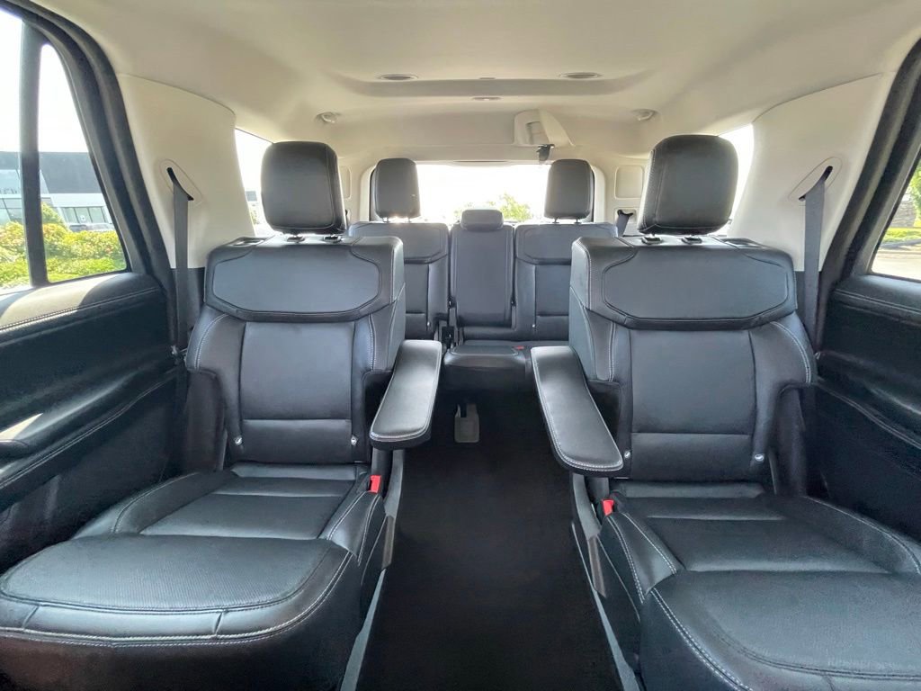 Used 2025 Ford Expedition Platinum w/ Driver's Package AWD/4WD image 31
