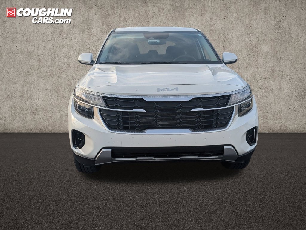 Used 2025 Kia Seltos LX AWD/4WD image 2