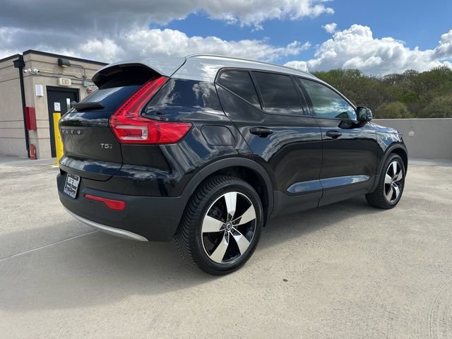 Used 2020 Volvo XC40 T5 Momentum w/ Protection Package Premier image 8