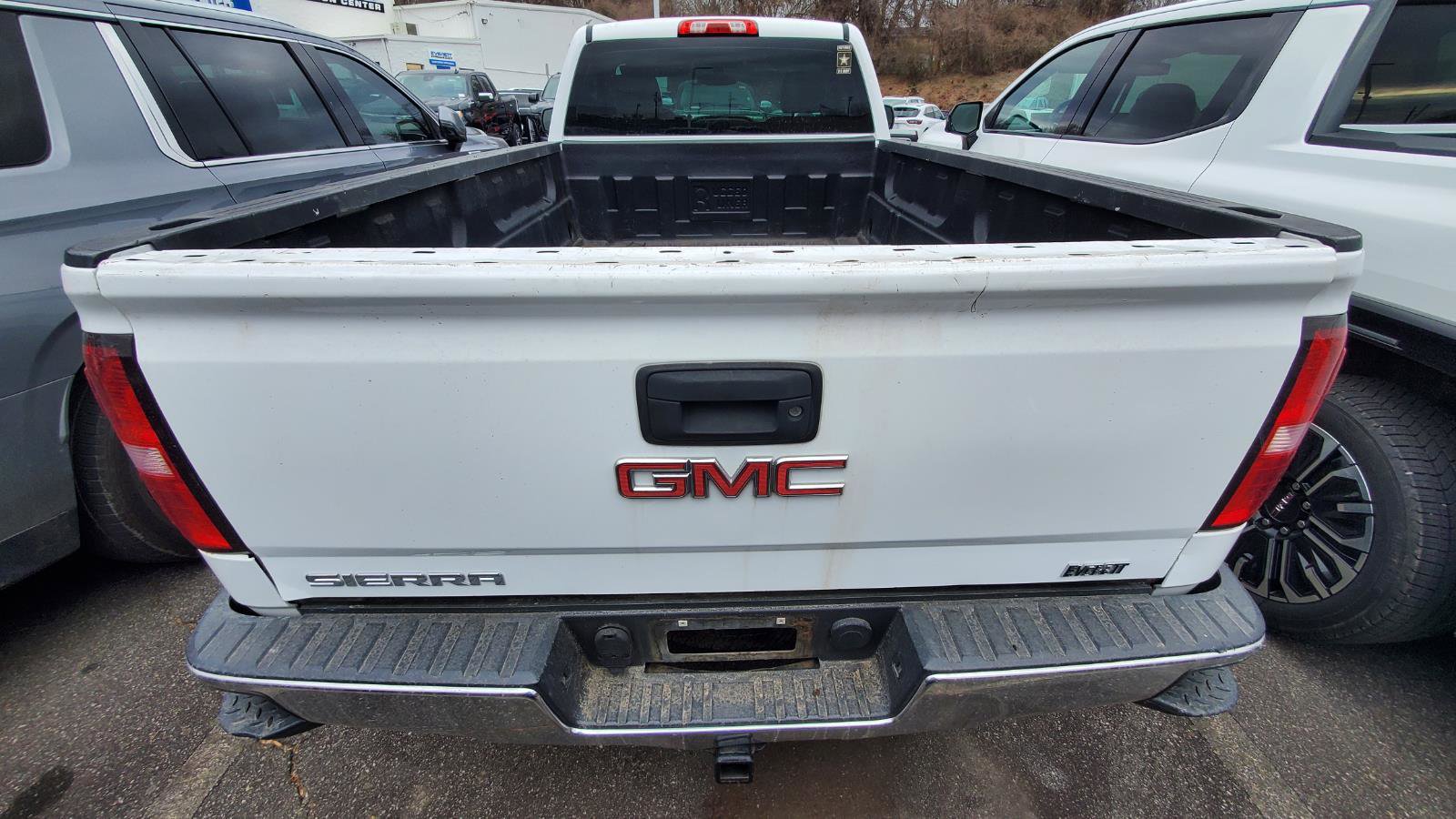 Used 2016 GMC Sierra 1500 4WD Reg Cab 133.0 image 8