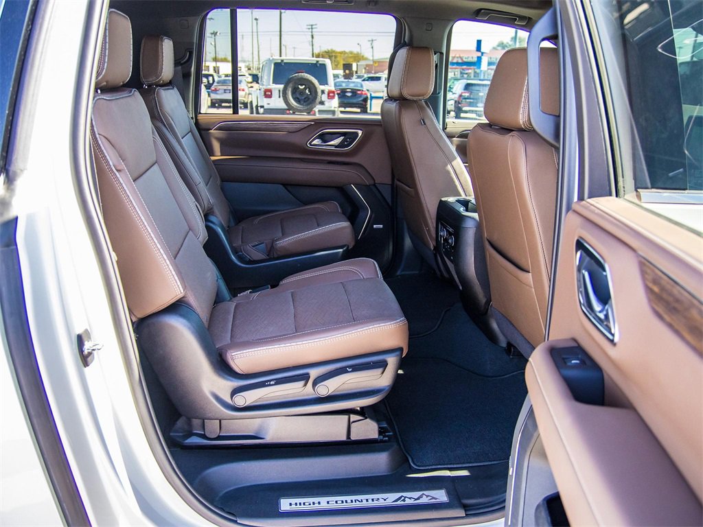 Used 2024 Chevrolet Suburban High Country image 25
