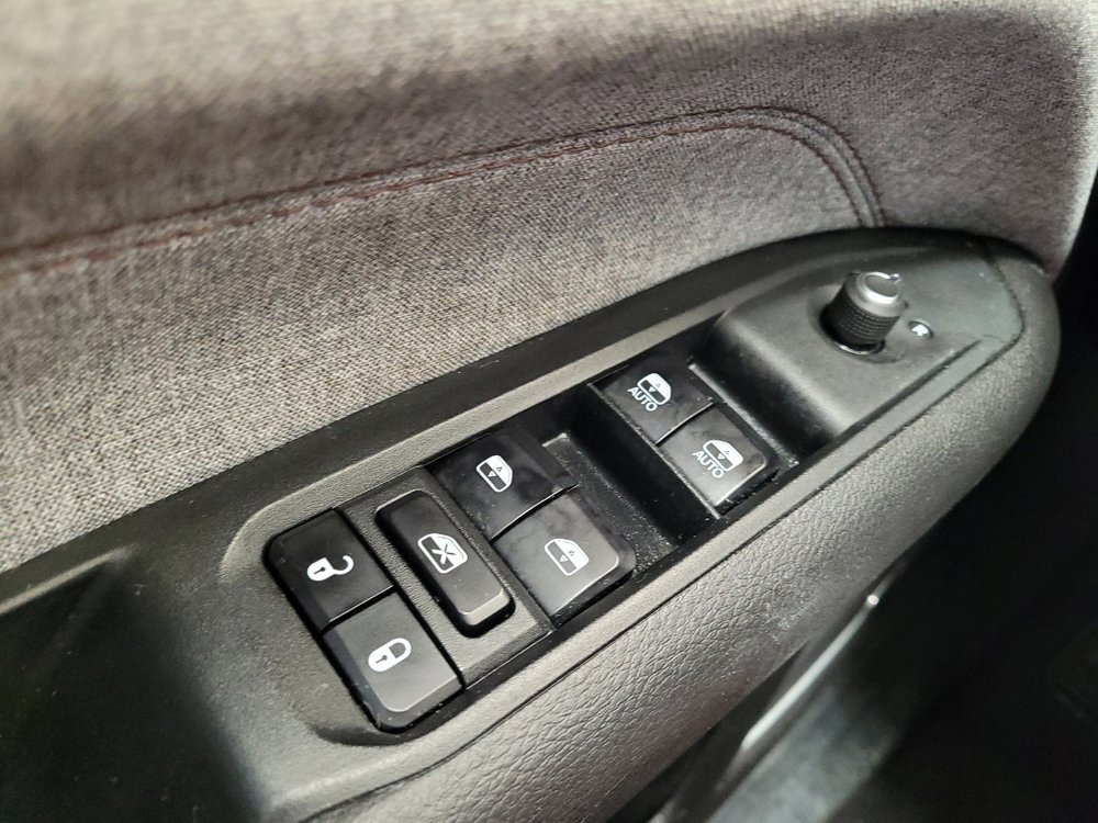 Used 2022 Jeep Compass Latitude w/ Sun and Sound Group AWD/4WD image 27