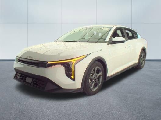 Used 2025 Kia K4 LXS FWD image 3