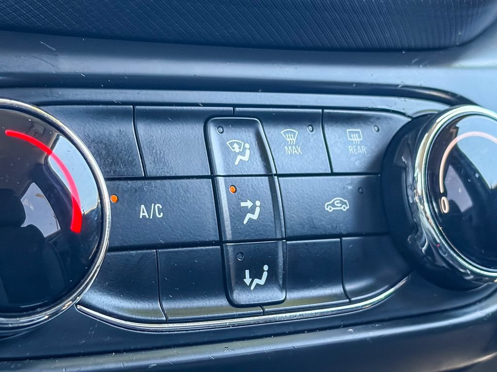 Used 2023 Chevrolet TrailBlazer LS FWD image 25
