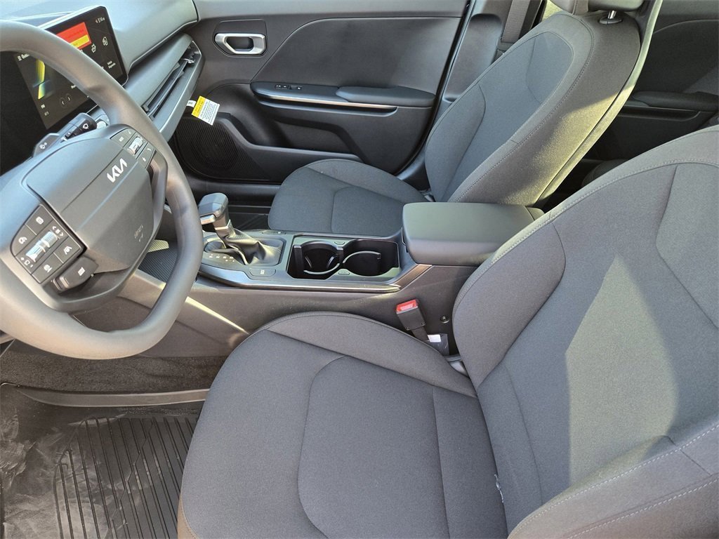 New 2026 Kia K4 LXS image 25