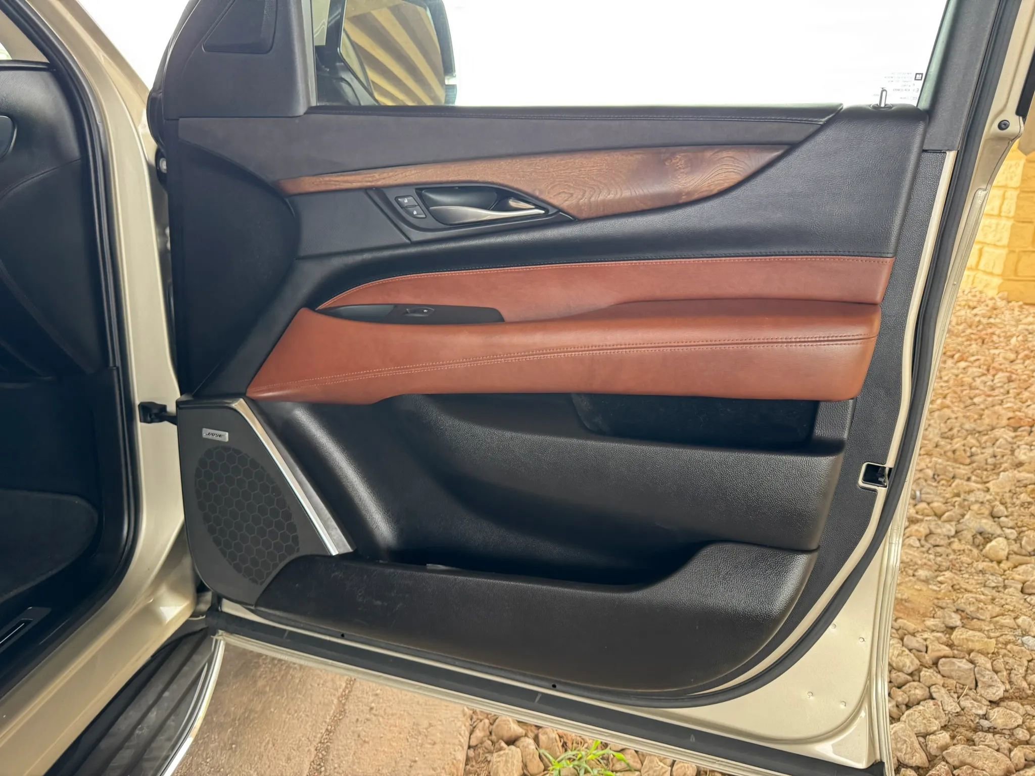 Used 2017 Cadillac Escalade ESV Luxury image 29